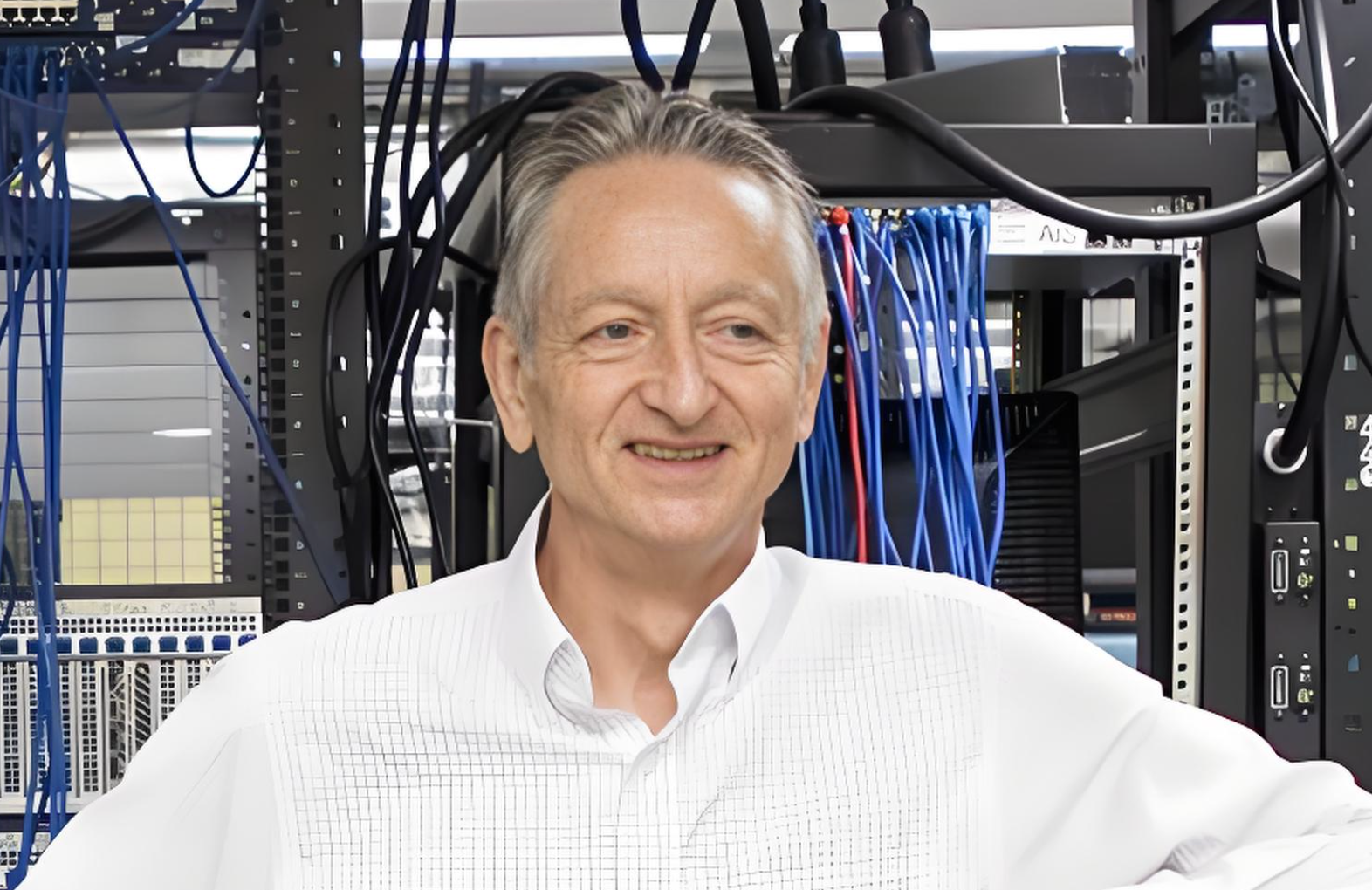 禁止超级智能开发! 辛顿、姚期智等超千名科技领袖签署联合声明