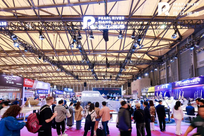 珠江艾茉森、珠江文之旅与璇无际机器人签约战略合作