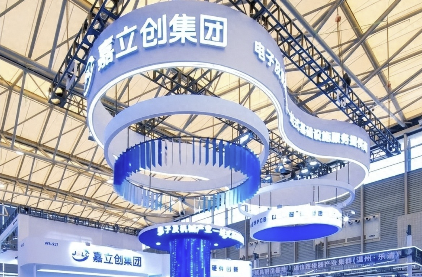 人形机器人25天“手搓”成型 模块化智造改写创新速度