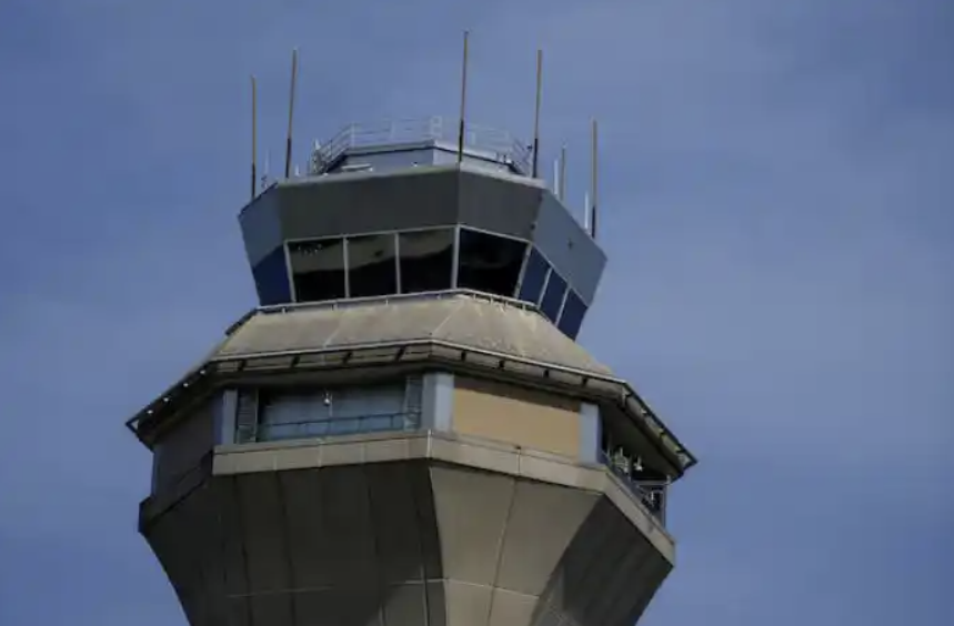 政府停摆加剧美国乱象:航班延误将加剧 军人或拿不到薪水